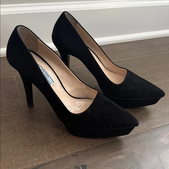 Gorgeous Prada Black Suede Platform Pumps - Picture 1 of 9